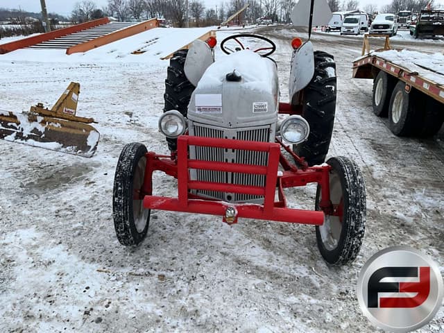 Image of Ford 8N equipment image 1