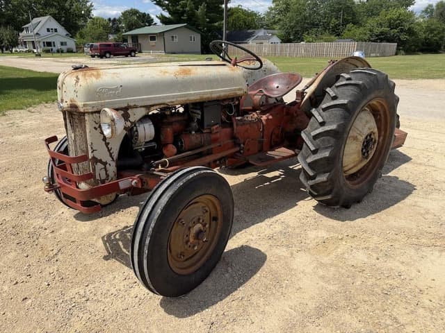 Image of Ford 8N equipment image 2
