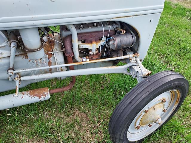 Thumbnail image Ford 8N 3