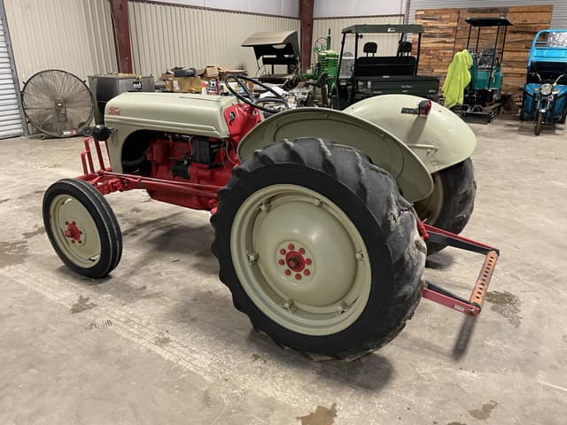 Image of Ford 8N equipment image 3