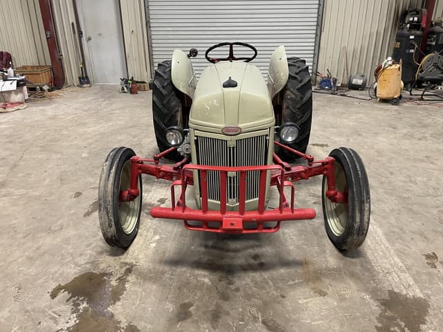 Image of Ford 8N equipment image 2