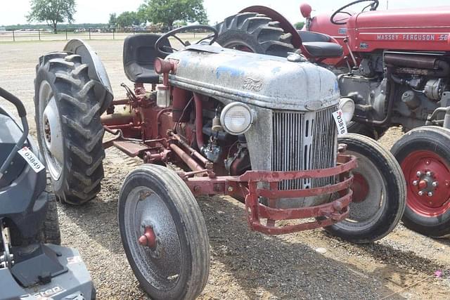 Image of Ford 8N equipment image 3