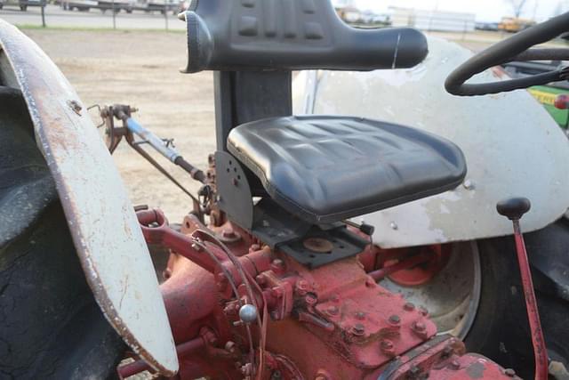 Image of Ford 8N equipment image 4