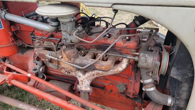Image of Ford 8N equipment image 1