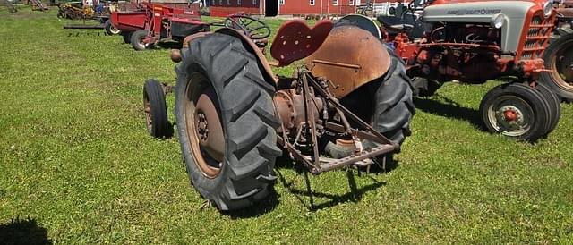 Image of Ford 8N equipment image 2