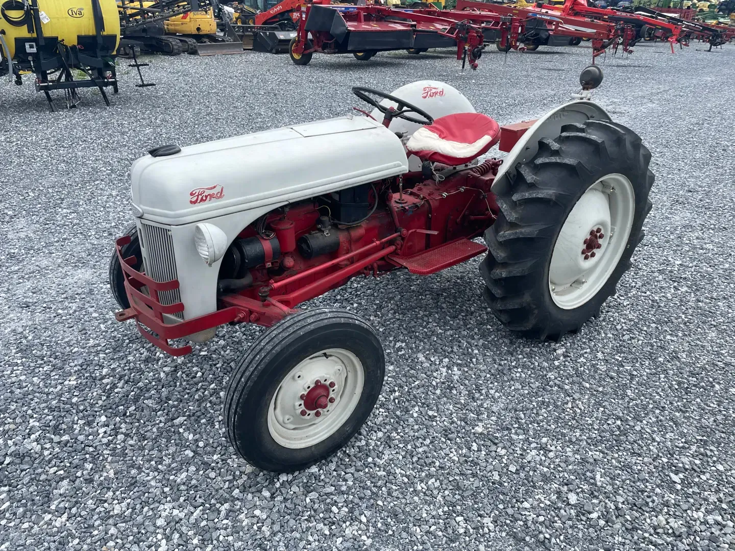 Ford 8N Equipment Image0