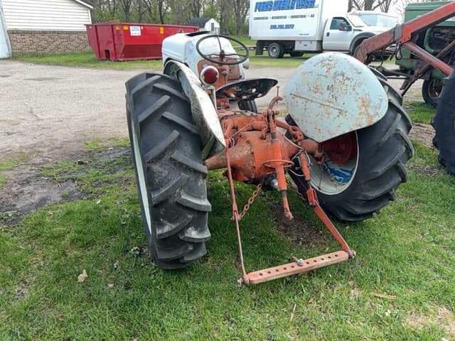 Image of Ford 8N equipment image 3