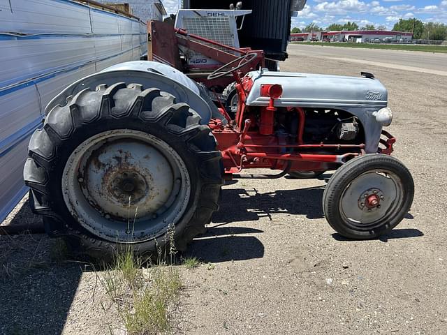 Image of Ford 8N equipment image 3