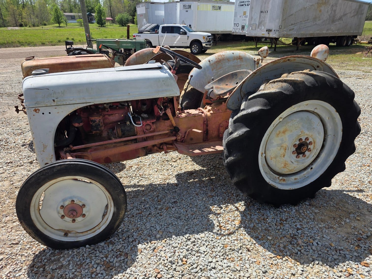 Ford 8N Equipment Image0