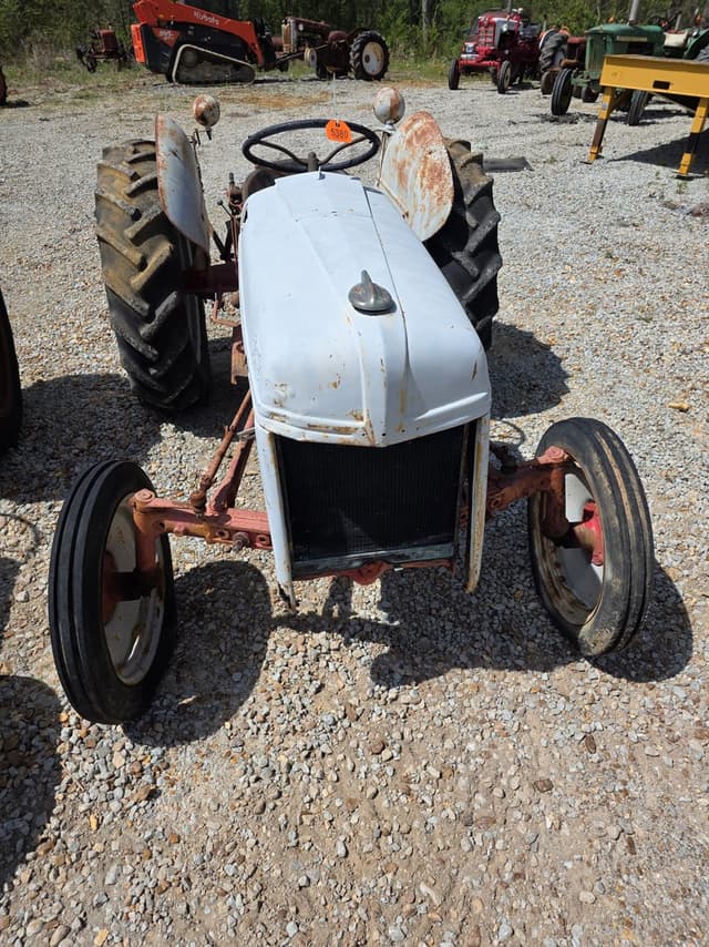 Image of Ford 8N equipment image 1