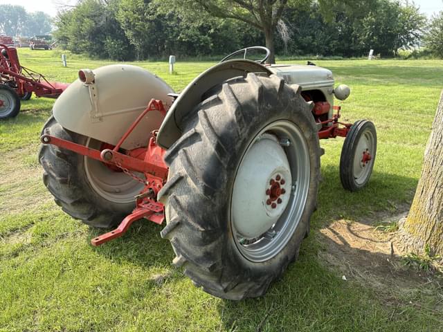 Image of Ford 8N equipment image 2