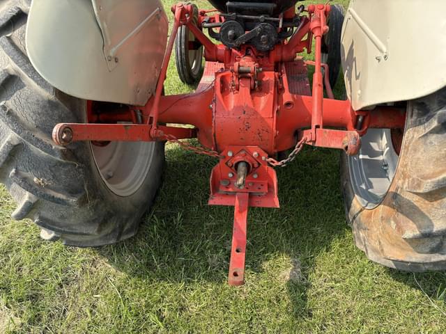 Image of Ford 8N equipment image 3
