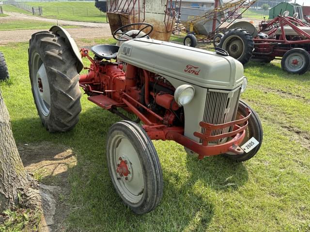 Image of Ford 8N equipment image 1