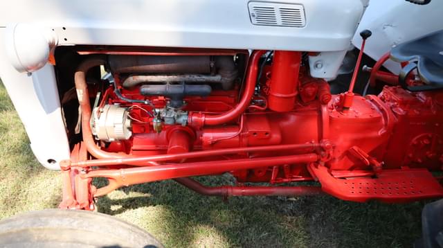 Image of Ford 8N equipment image 2
