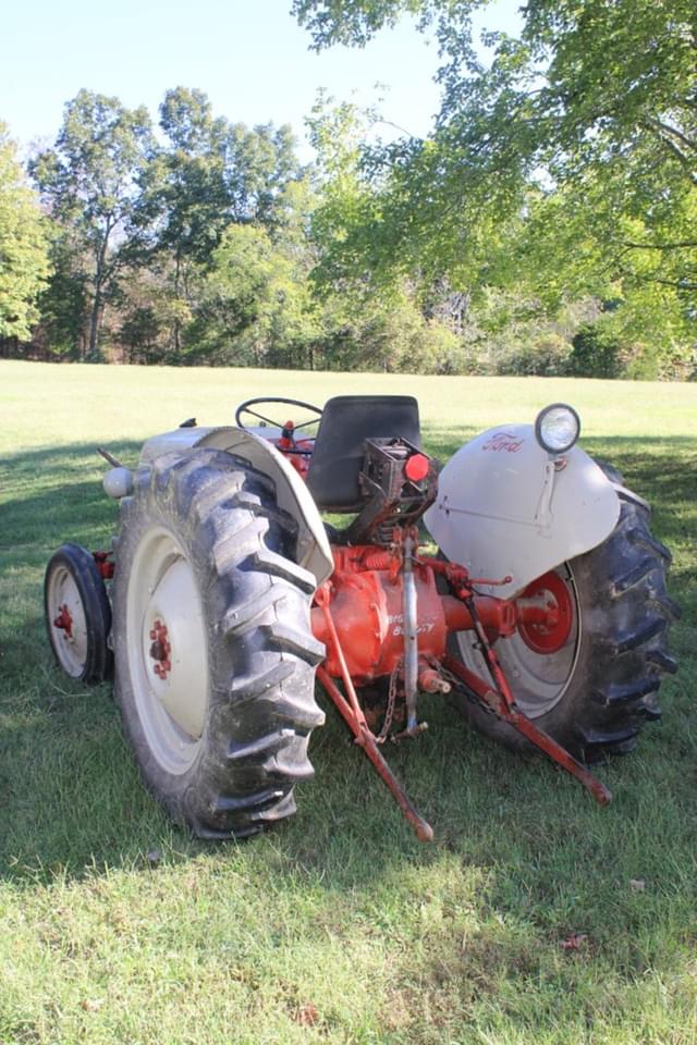 Image of Ford 8N equipment image 2