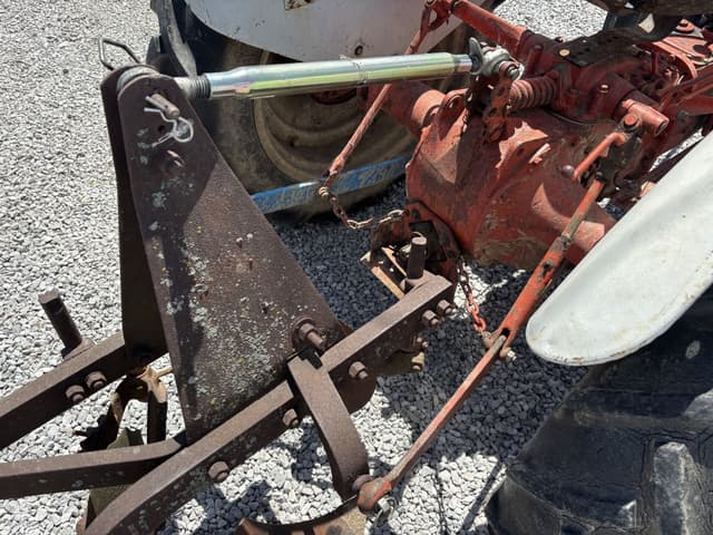 Image of Ford 8N equipment image 3