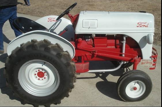 Image of Ford 8N Image 0
