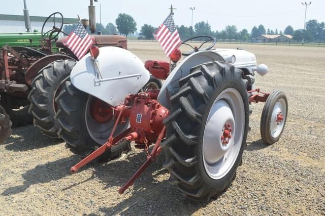 Image of Ford 8N equipment image 2