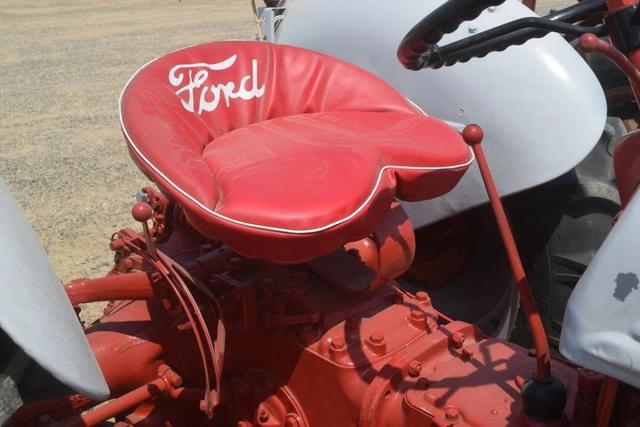 Image of Ford 8N equipment image 4