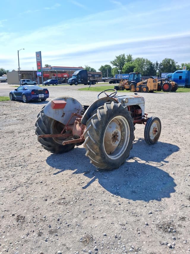 Image of Ford 8N equipment image 3