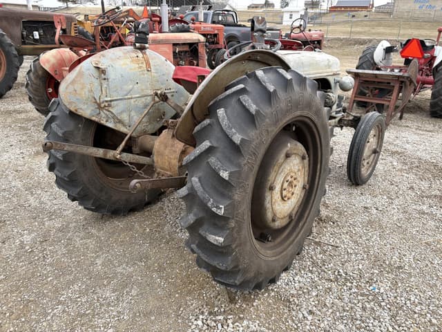 Image of Ford 8N equipment image 2