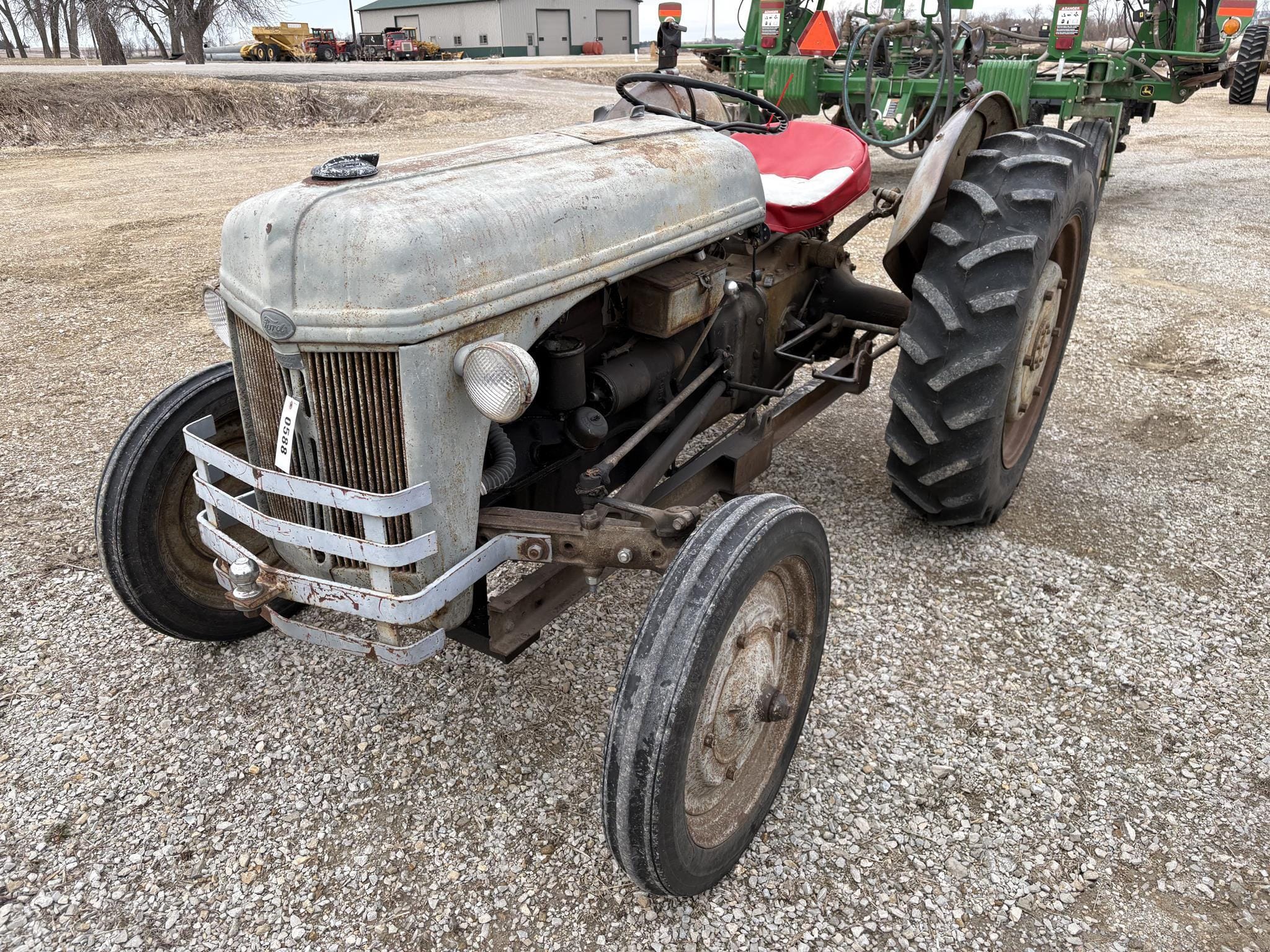 Ford 8N Equipment Image0