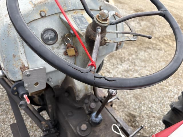 Image of Ford 8N equipment image 4