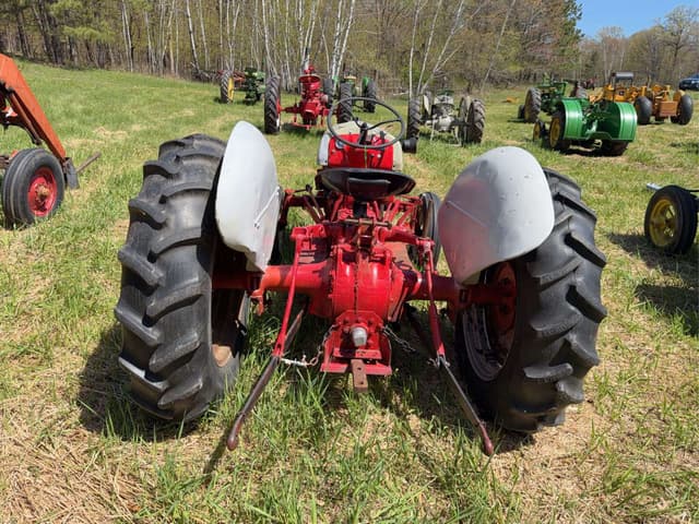 Image of Ford 8N equipment image 3