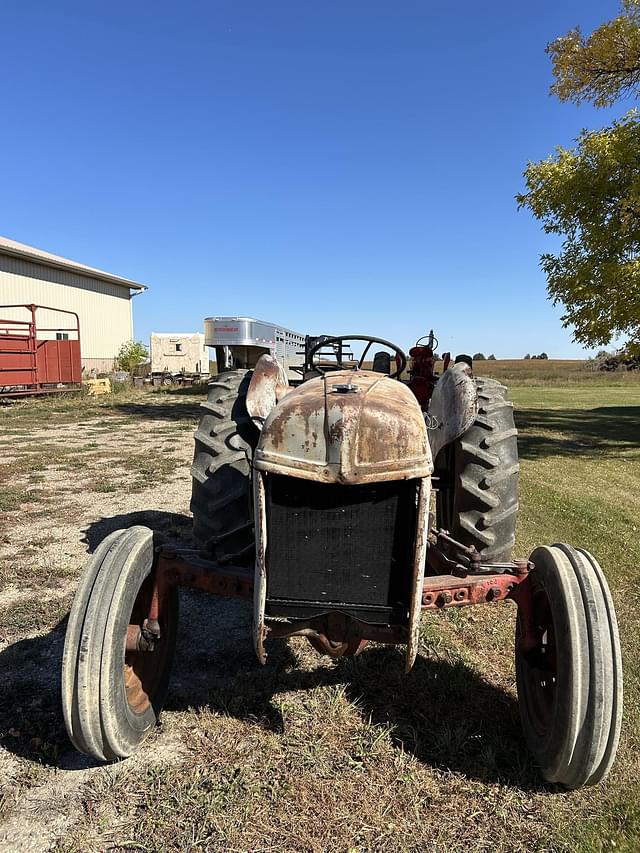 Image of Ford 8N equipment image 3