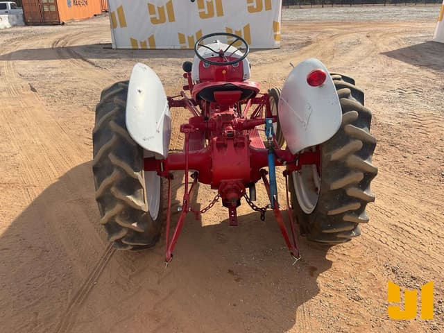 Image of Ford 8N equipment image 4