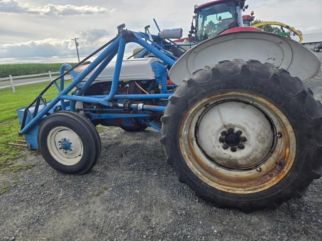 Image of Ford 8N equipment image 2