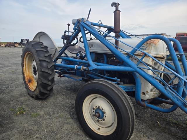Image of Ford 8N equipment image 4