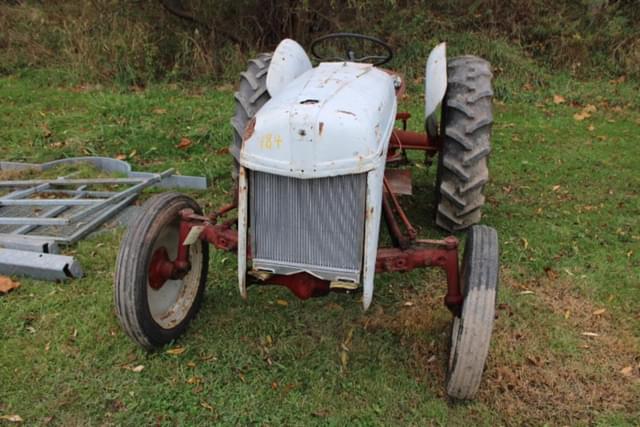 Image of Ford 8N equipment image 2