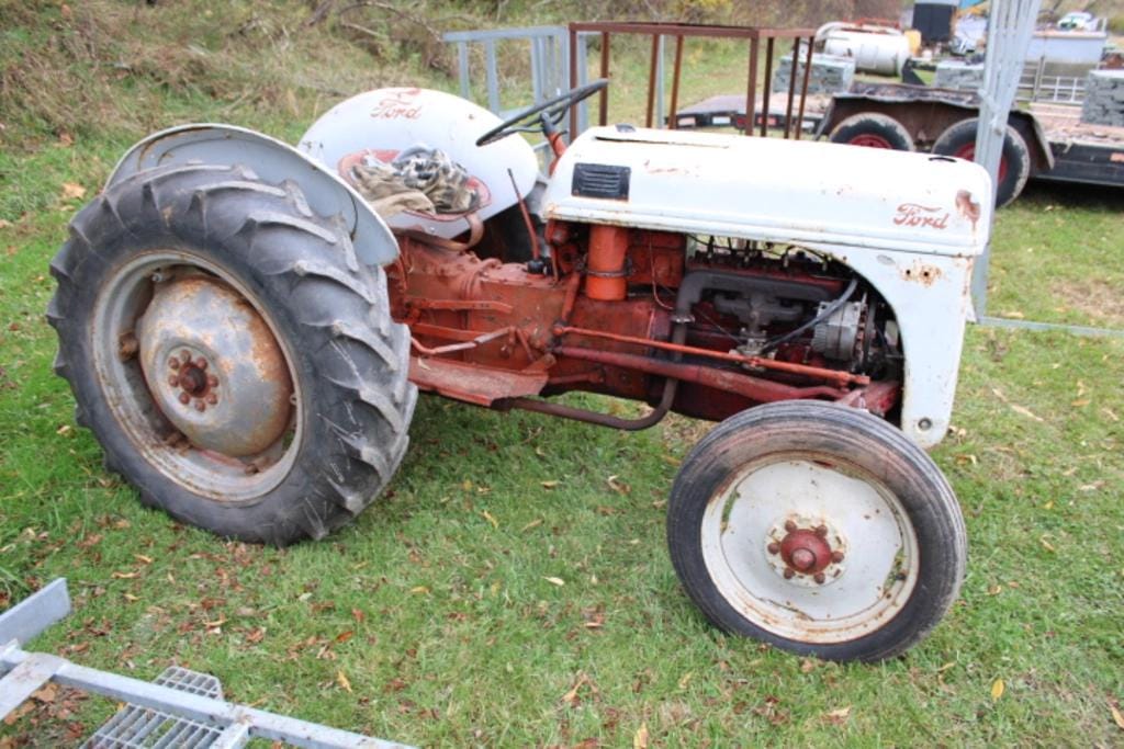 Ford 8N Equipment Image0