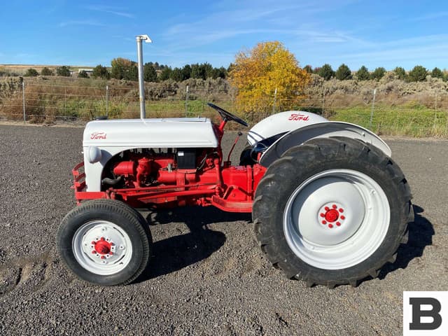 Image of Ford 8N equipment image 1