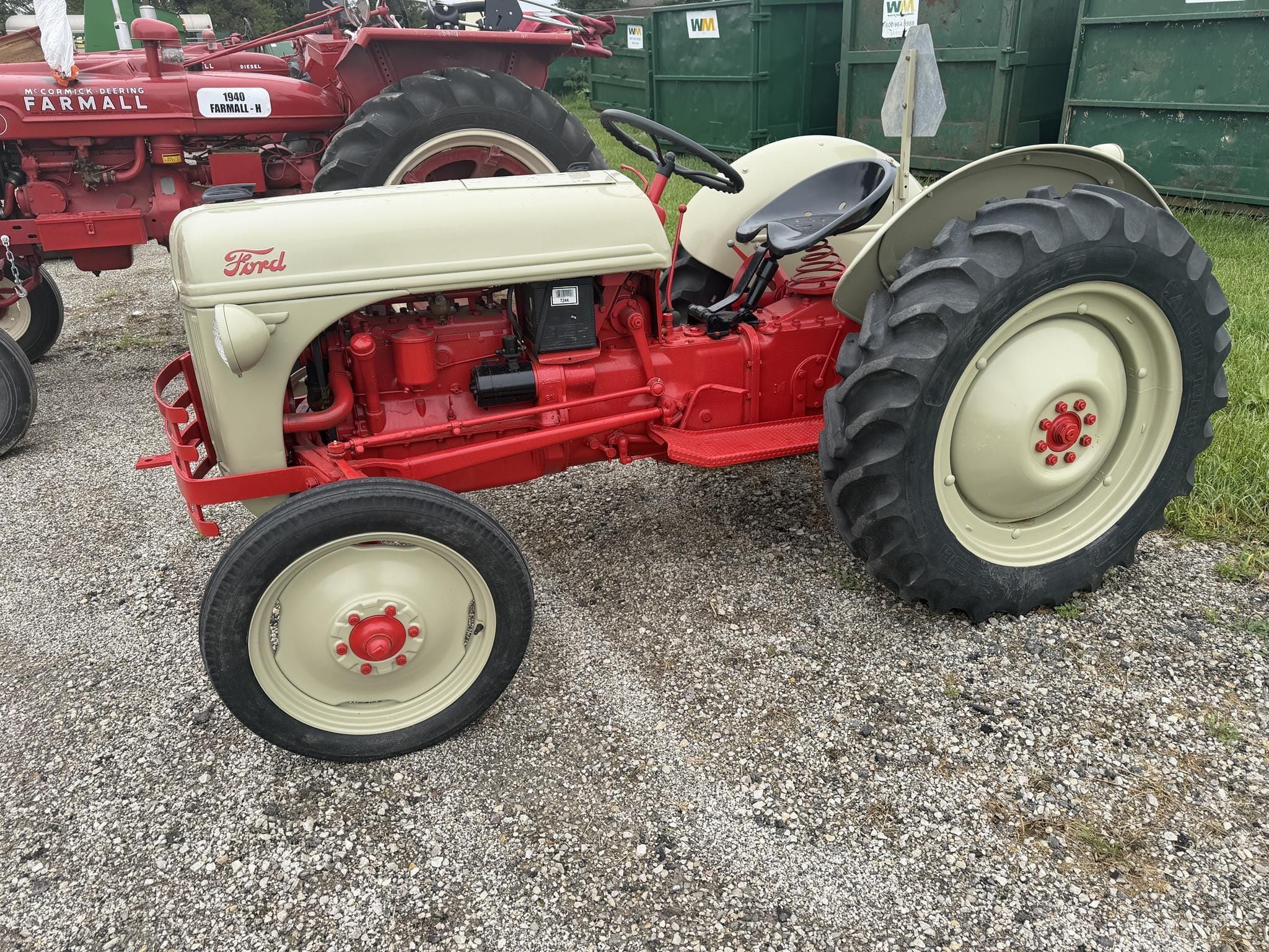 Ford 8N Equipment Image0