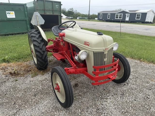 Image of Ford 8N equipment image 2