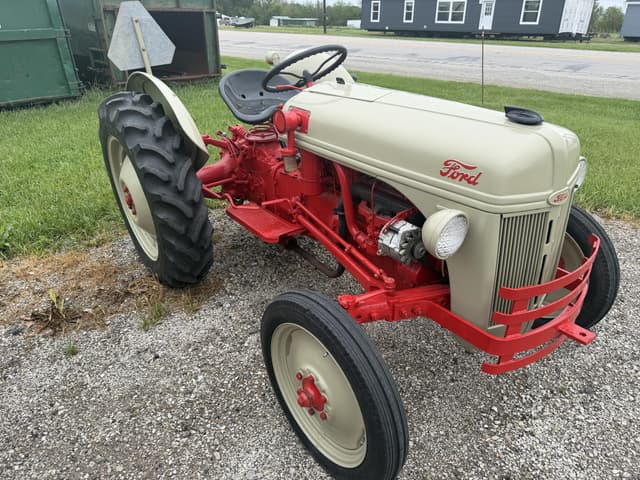 Image of Ford 8N equipment image 4
