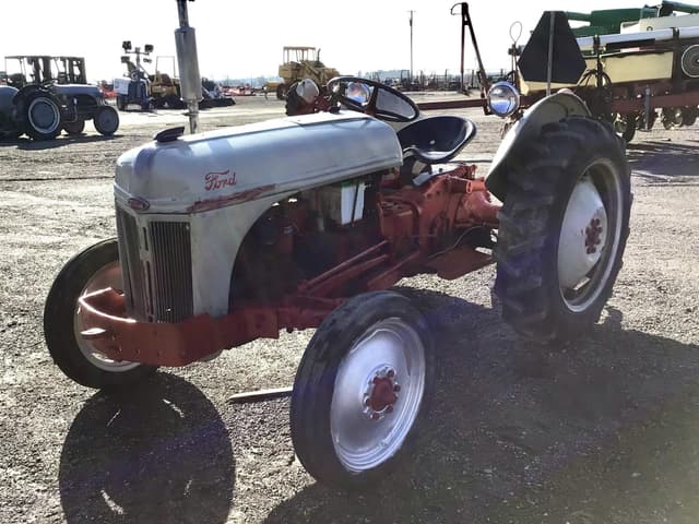 Image of Ford 8N equipment image 3