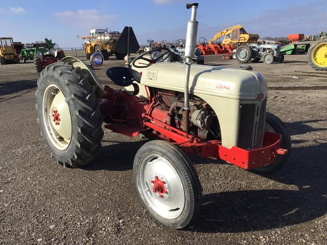 Image of Ford 8N equipment image 2