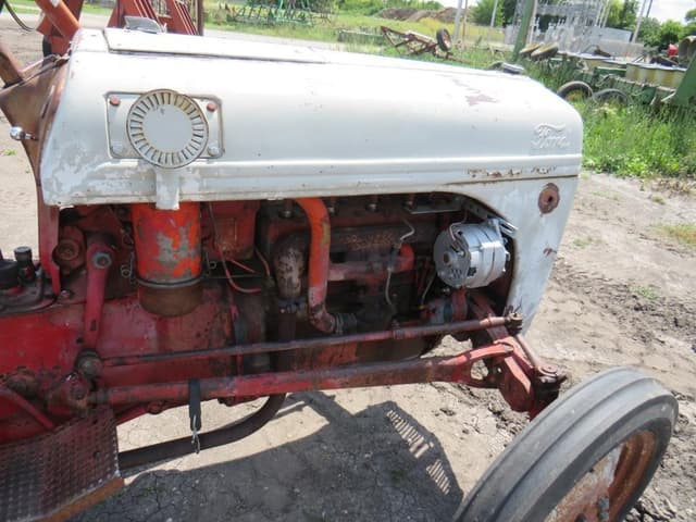 Image of Ford 8N equipment image 3