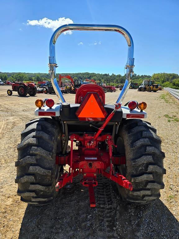 Image of New Holland Boomer 8N equipment image 2