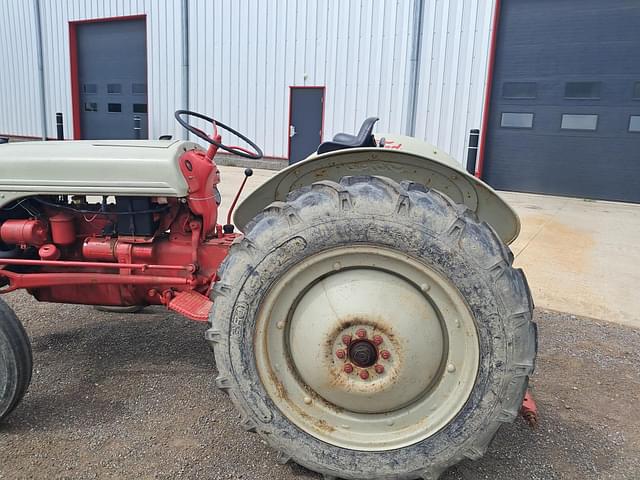 Image of Ford 8N equipment image 4