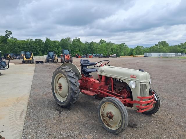 Image of Ford 8N equipment image 1