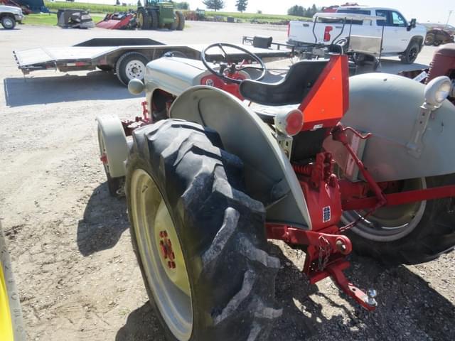 Image of Ford 8N equipment image 2