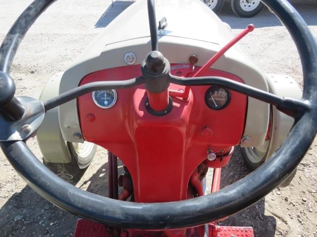 Image of Ford 8N equipment image 4