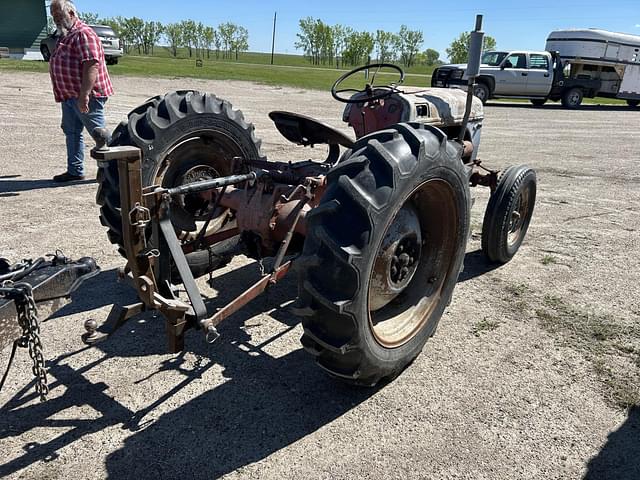 Image of Ford 8N equipment image 1