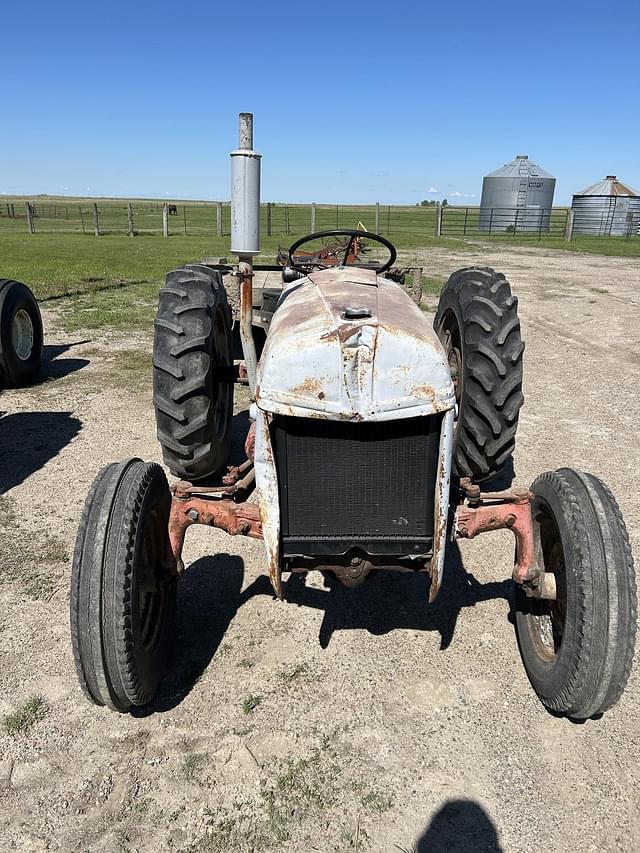 Image of Ford 8N equipment image 2