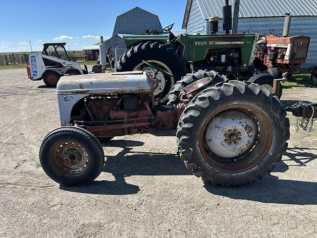 Image of Ford 8N equipment image 4