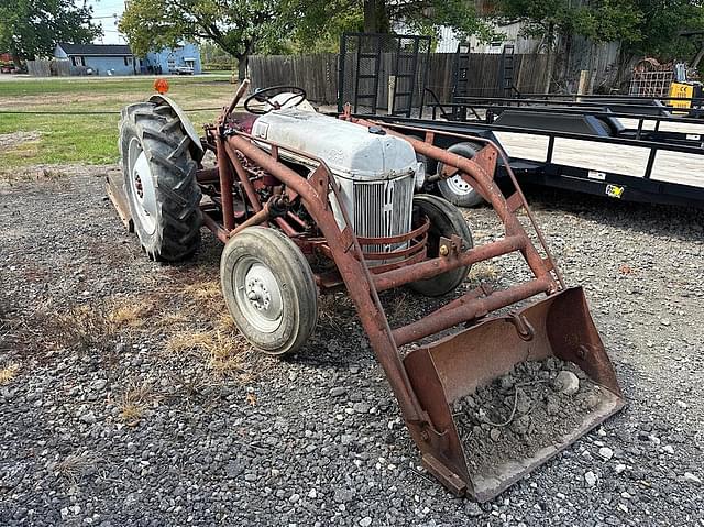 Image of Ford 8N equipment image 1